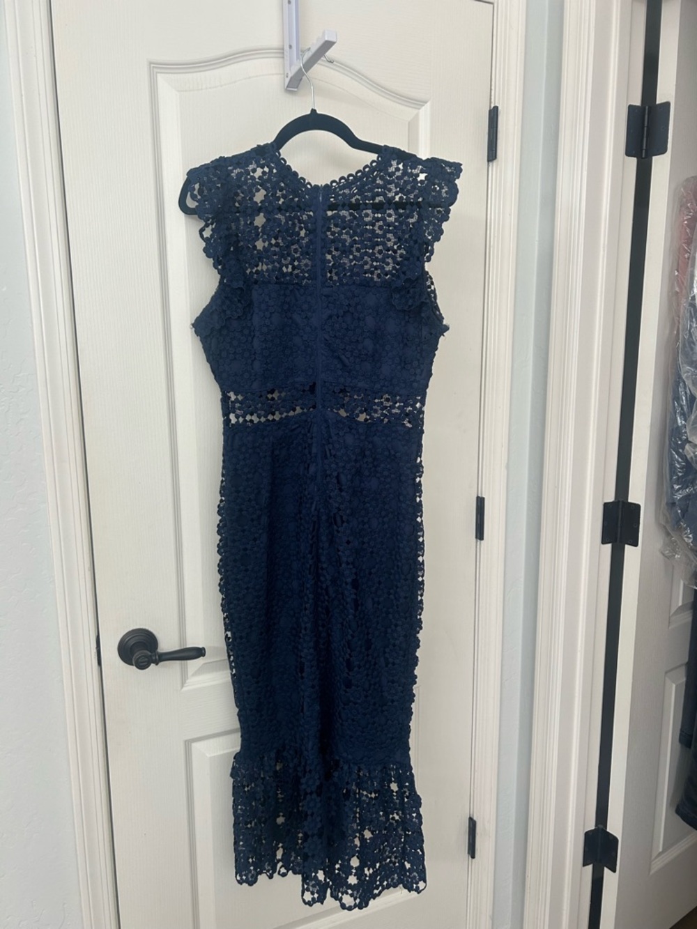 Petal & Pup Lauren Navy Floral Lace Midi Dress size 8 - Picture 4 of 5